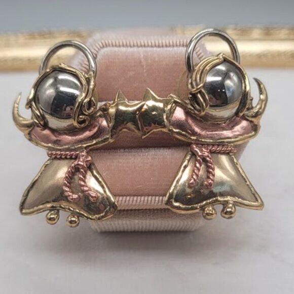 UNBRADED Metal Angel Earrings - Picture 1 of 4